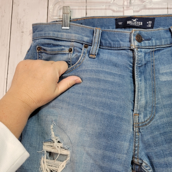 Hollister Men's 33X32 Jeans Stacked Skinny Distressed Medium Wash Denim Blue. - Picture 3 of 8